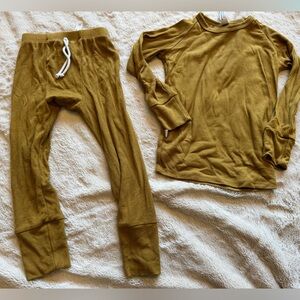 Childhoods Clothing 2T Rib Knit Long Sleeve/Pants Set